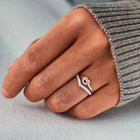 LOVE KNOT RING