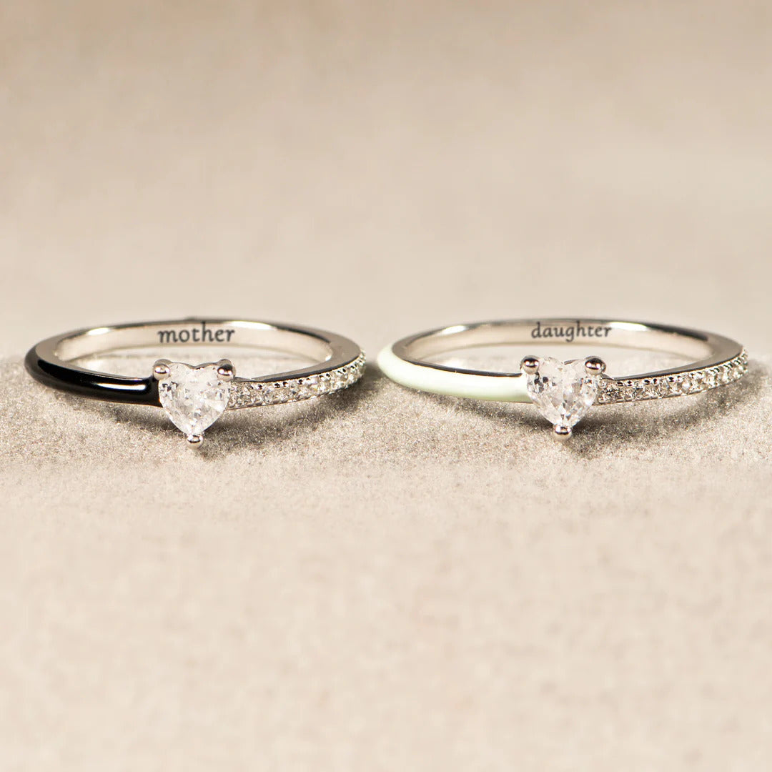 MATCHING MOTHER&DAUGHTER HALF ENAMEL HEART-CUT RINGS