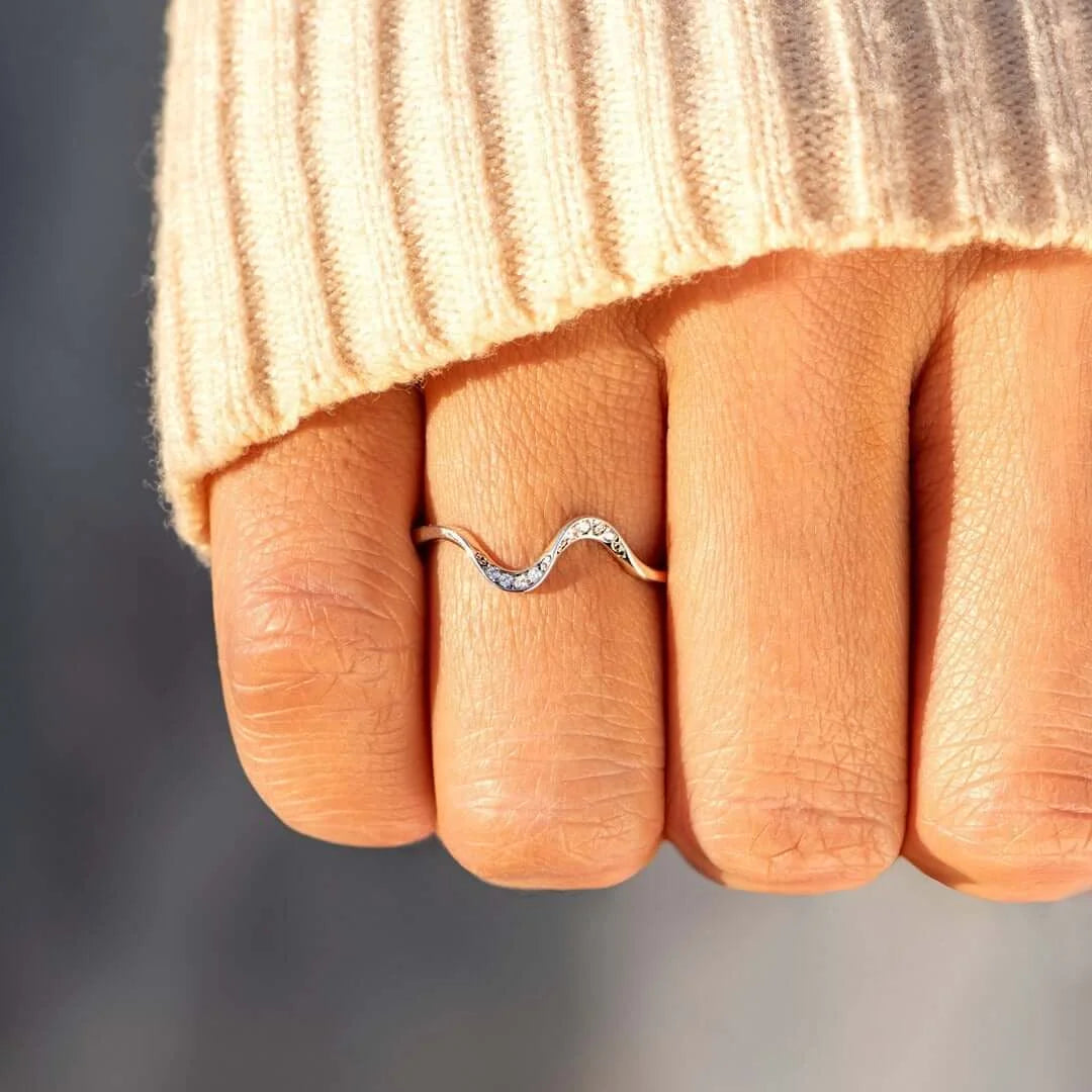 ADJUST YOUR SAILS MINIMALIST WAVE RING